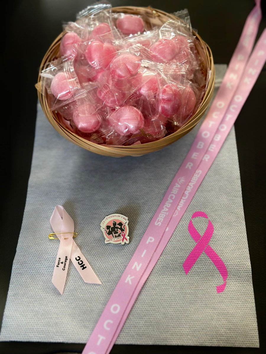 Air Caraïbes a lancé ce mercredi 1er Octobre ses vols roses aux côtés de l’association Les hotesses contre le cancer qui fête cette année, ses 10 ans d’actions et de solidarité 🎀.

Rubans roses portés par les équipages #AirCaraïbes sur les réseaux transatlantique et régional,