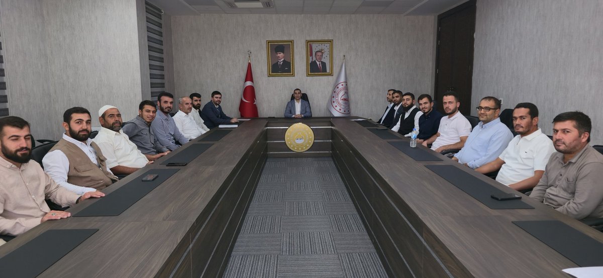 📍Din Görevlileri Haftası 
Kaymakamımız Sn Hasan İnanç GÖKÇAYIR, Din Görevlileri Haftası dolayısıyla İlçe Müftüsü Sn Ahmet KIZMAZ ve imamlarla bir araya geldi. Toplumun birlik ve beraberliğine katkılarından dolayı din görevlilerine teşekkür eden Kaymakamımız, haftalarını kutladı