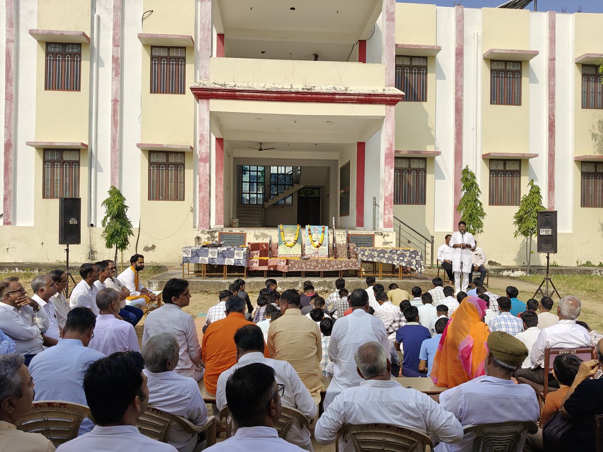 NAVRANG_SINGH_1's tweet photo. सर्वधर्म सद्भाव और नारी सम्मान के प्रतीक, युग प्रणेता शेखावत परिवार के मूल पुरुष, शेखावाटी क्षेत्र के संस्थापक महाराव शेखा जी की जयंती https://t.co/fTm5rqcLDq