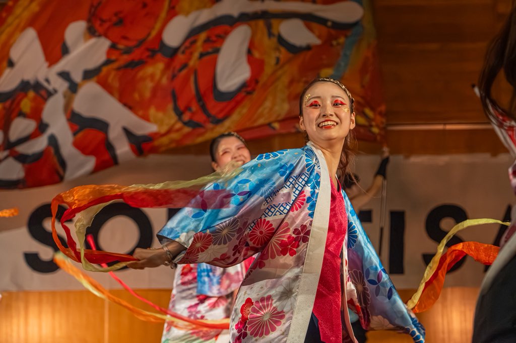 121rikka's tweet photo. 桑芸祭

札幌市立大学〜真花〜

#桑芸祭
#真花
#YOSAKOI https://t.co/8HGpm6lALY