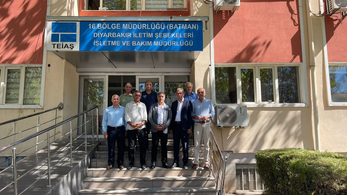 Abdullah02_63's tweet photo. Enerji Bir-Sen Dicle Şube Başkanlığımızı ziyaret ettik. Bir önceki dönem Genel Başkan yardımcımız Sayın Erkan Karahan ve Dicle Şube Başkanımız Şerif Yaşar’la bir araya geldik. İlgi ve alakaları için Başkanlarımıza Teşekkür ederim. 
@erkankarahan21 
@serifyasar021 https://t.co/RAJZU1xfhR