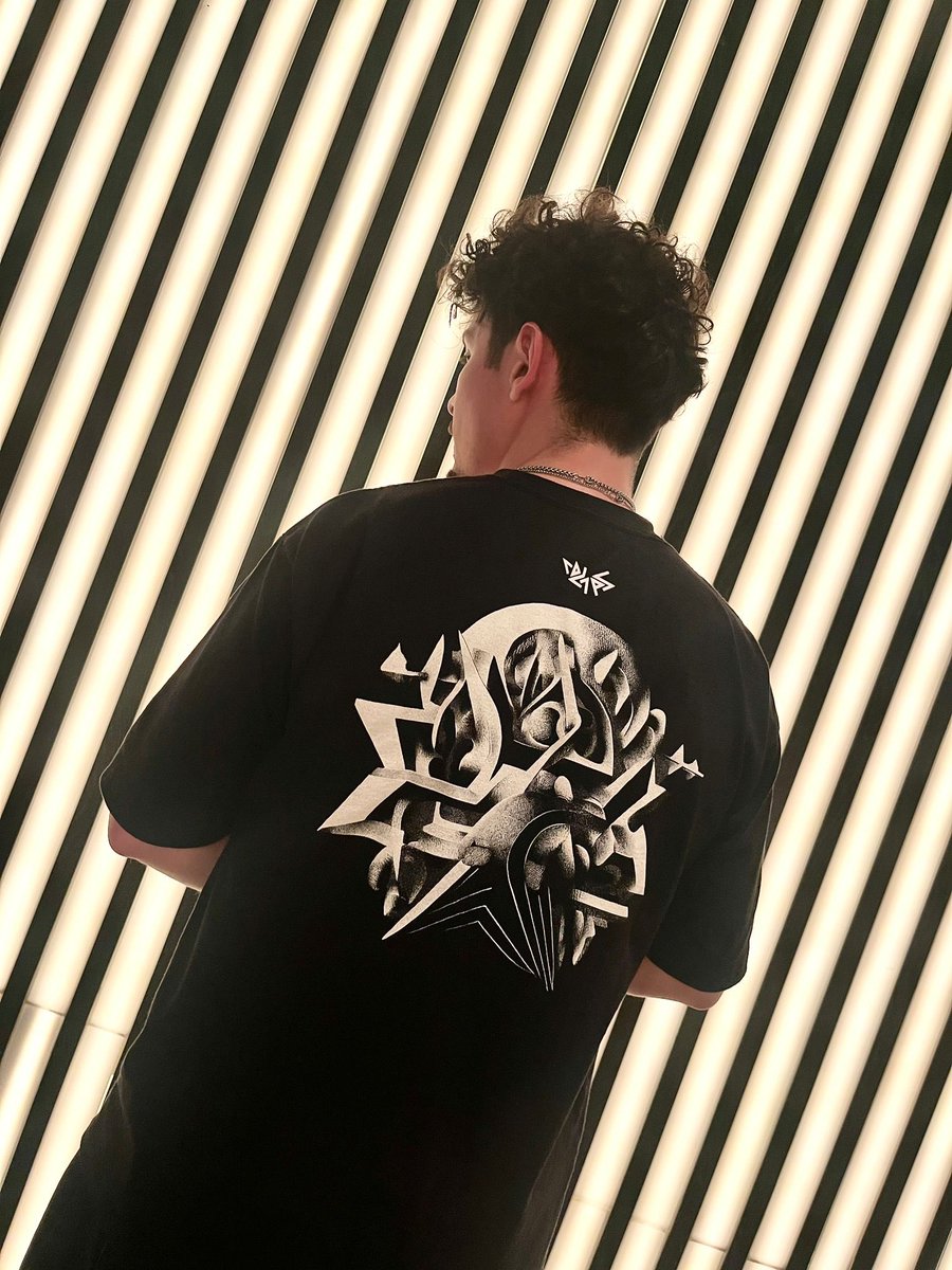 Tシャツは昨日と今日で全て発送しました！ 信頼とサポート、本当にありがとうございます🙏 <a href="/UmamiKick/">UMAMI KICK</a>