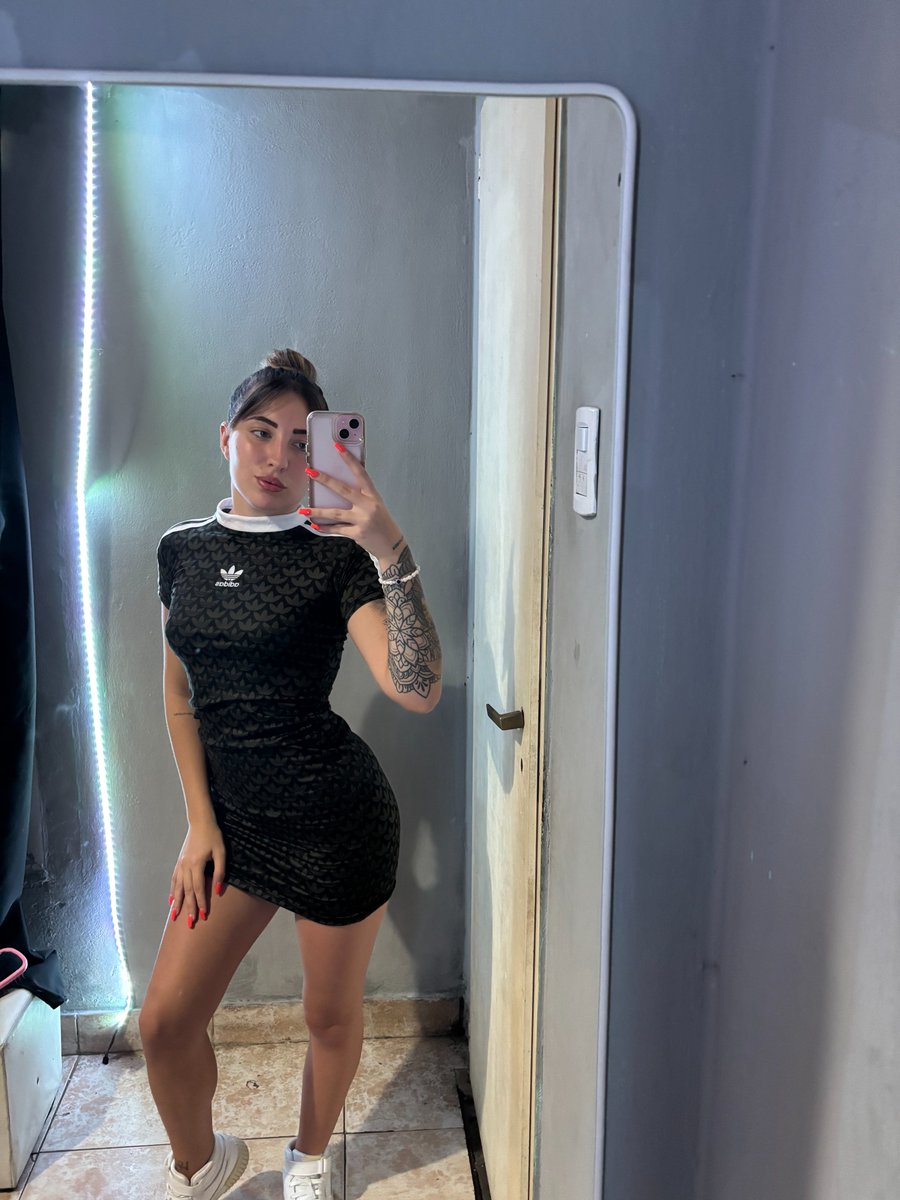 I'm dripping wet and aching for your dick. I'm horny as hell. DM me! ❤️