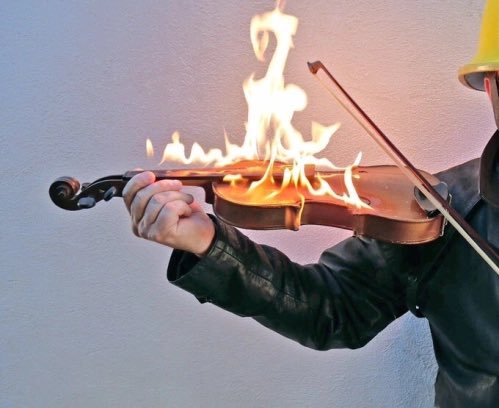 ingelramdecoucy's tweet image. There’s a great play by Max Frisch called “The Fire Raiser” about a middle class businessman who lets people who are clearly arsonists live in his attic because he won’t believe these are ACTUALLY arsonists because that seems unkind
It ends with his house burning down