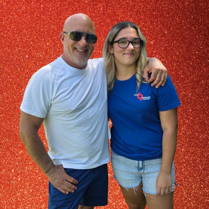 juststormchasin's tweet image. #NewProfiIePic for #TSTheLifeofaShowgirl! I'm warning you all in advance to just mute me this weekend as I will be posting and retweeting Taylor Swift stuff. I know not all of you enjoy her music (or just her at all) so I figured I'd give you a warning!