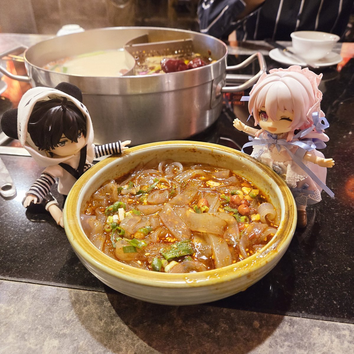 pineapple_ball_'s tweet photo. @k81037 握手🤝✨️
偷偷說我也有玩崩鐵，最喜歡三月跟黑塔🫣
還有買三月跟丹恒的黏土人 https://t.co/hZx5RyyAlF