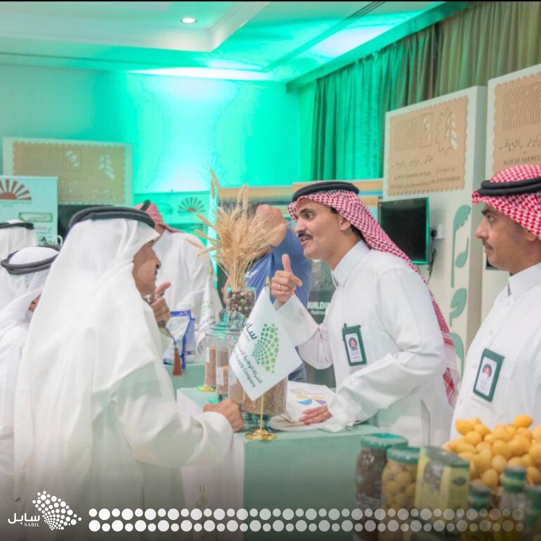 شارك فرع سابل بالجوف في ملتقى مزارعي الجوف 2025 وسط حضور واسع من المزارعين والجهات الحكومية والخاصة. 

وقد استقطب جناح سابل عددًا من الزوار حيث جرى استعراض دور الشركة في تعزيز استدامة قطاع الحبوب بالمملكة