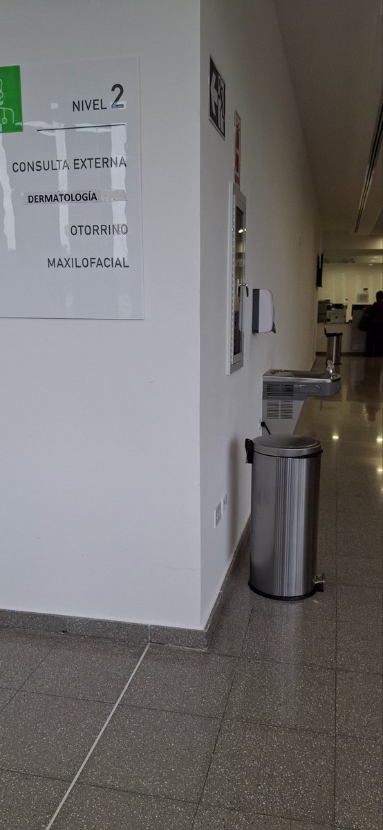 EstrellaLanon's tweet photo. @JoseRaulMulino @dinomon Ciudad de la Salud 8:32 am y no hay manera que atiendan procedimientos! @css https://t.co/I2IwOBLr8y