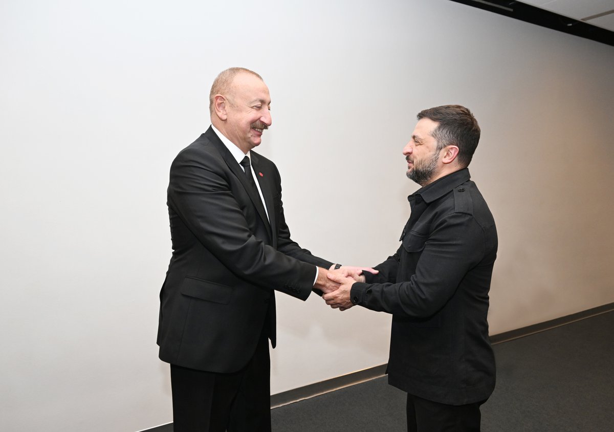 presidentaz's tweet image. President Ilham Aliyev met with President of Ukraine Volodymyr Zelensky in Copenhagen.

president.az/en/articles/vi…