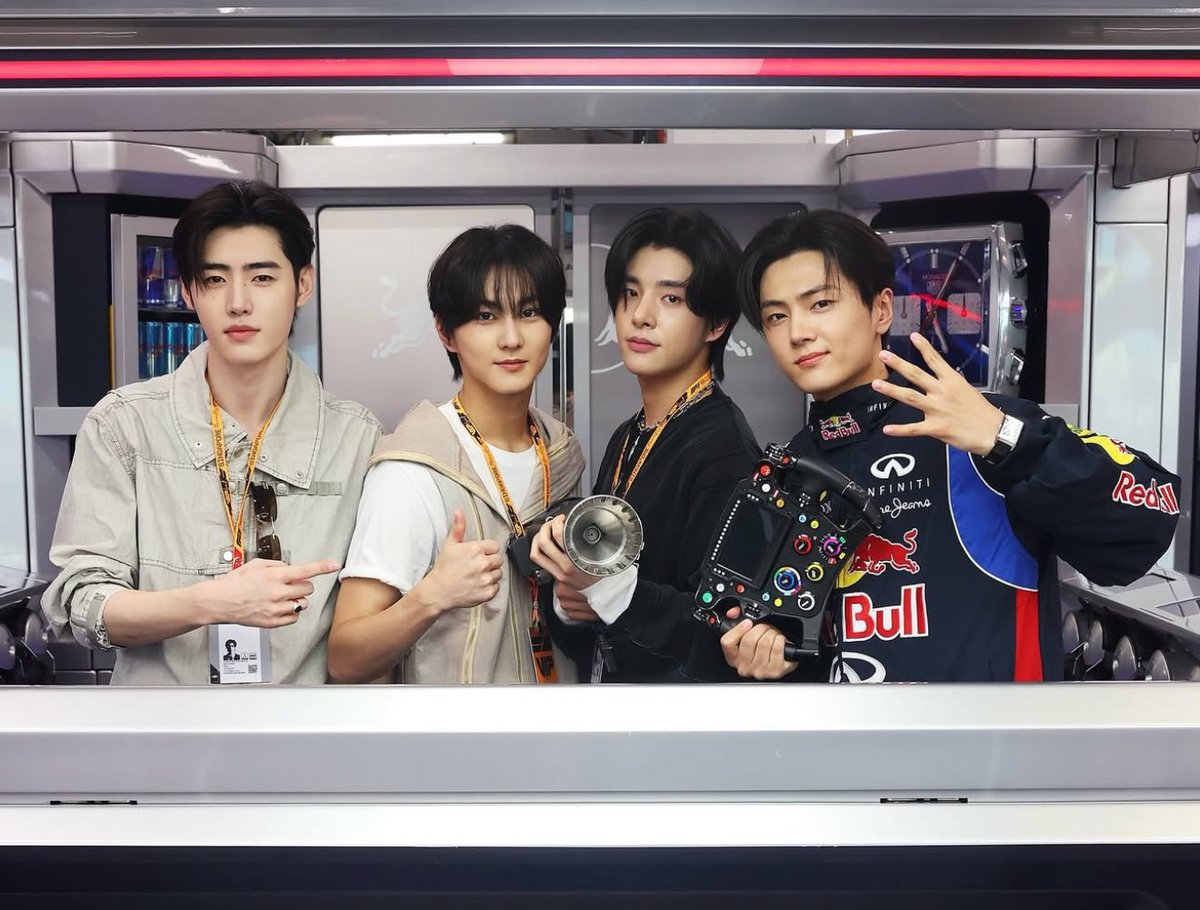F1 อะไรวะ นี่เห็นแต่ F4 สี่จตุตรเทพ