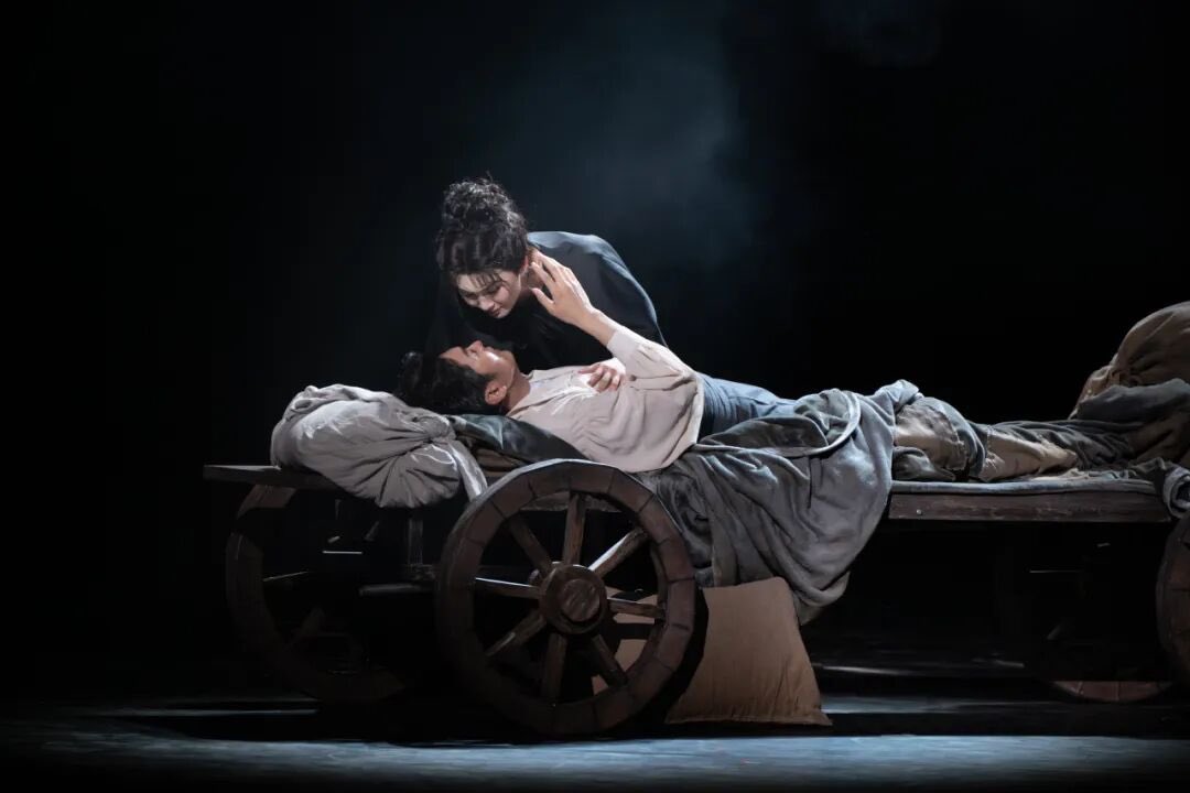 Adapted from Leo Tolstoy’s masterpiece, NCPA Musicial Commission “War and Peace” dazzled at the Beijing Performing Arts Centre. It weaves Pierre, Andrei and Natasha’s fates, asking profound questions about humanity.