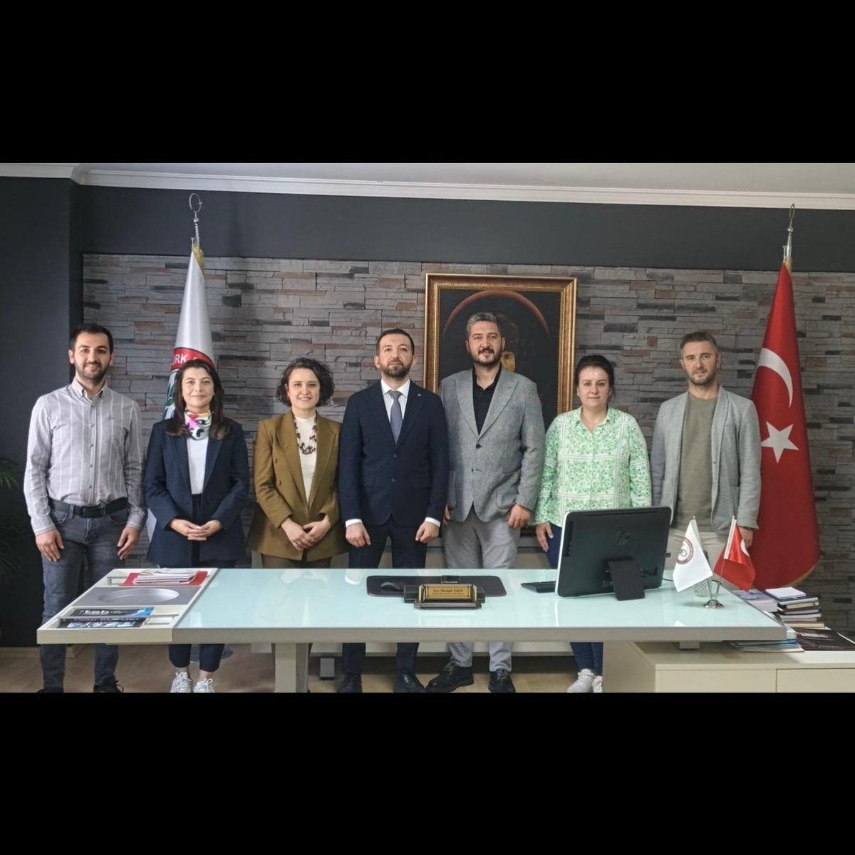 OnurBzkrt's tweet photo. Yeni dönem Yönetim Kurulumuzun görev dağılımı belirlendi;

Ecz. Mustafa Ezer (Başkan)
Ecz. Dursun Yıldırım (2. Başkan)
Ecz. Ebru Önal Çetinkaya (Genel Sekreter)
Ecz. Burak Özer (Sayman)
Ecz. Kadir Yıldırım (Veznedar)
Ecz. Olcay Meşe Akyar (Üye)
Ecz. Nuran Damadoğlu (Üye) https://t.co/td8w0gkhC9