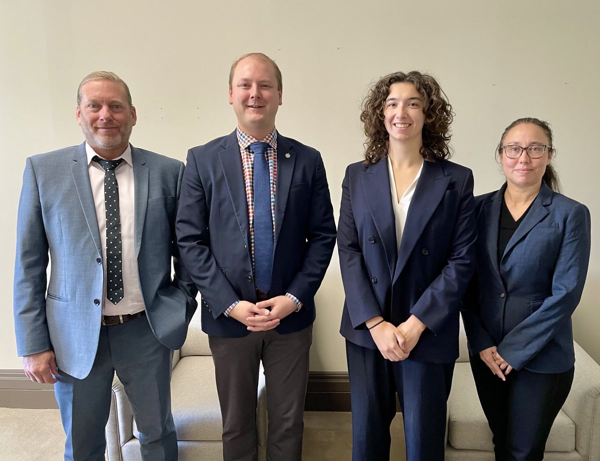 Thank you ⁦<a href="/GrantJacksonMP/">Grant Jackson</a>⁩ for meeting with the CFIB today. Merci au député Jackson pour la rencontre aujourd’hui en compagnie de ⁦<a href="/JasminGuenette/">Jasmin Guenette</a>⁩ ⁦<a href="/ChristinaCFIB/">Christina Santini</a>⁩ et Ava Maika