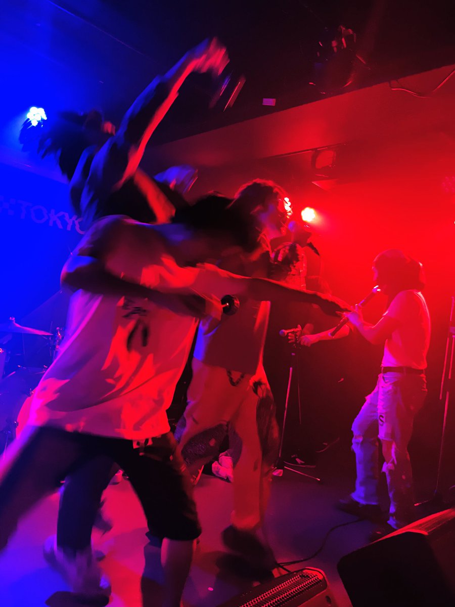 siranaiyone1's tweet image. 去年見に行った
DRUGPAPA とcomputer fightとテレビ大陸音頭のベスト過ぎるスリーマン。最高だったよ…