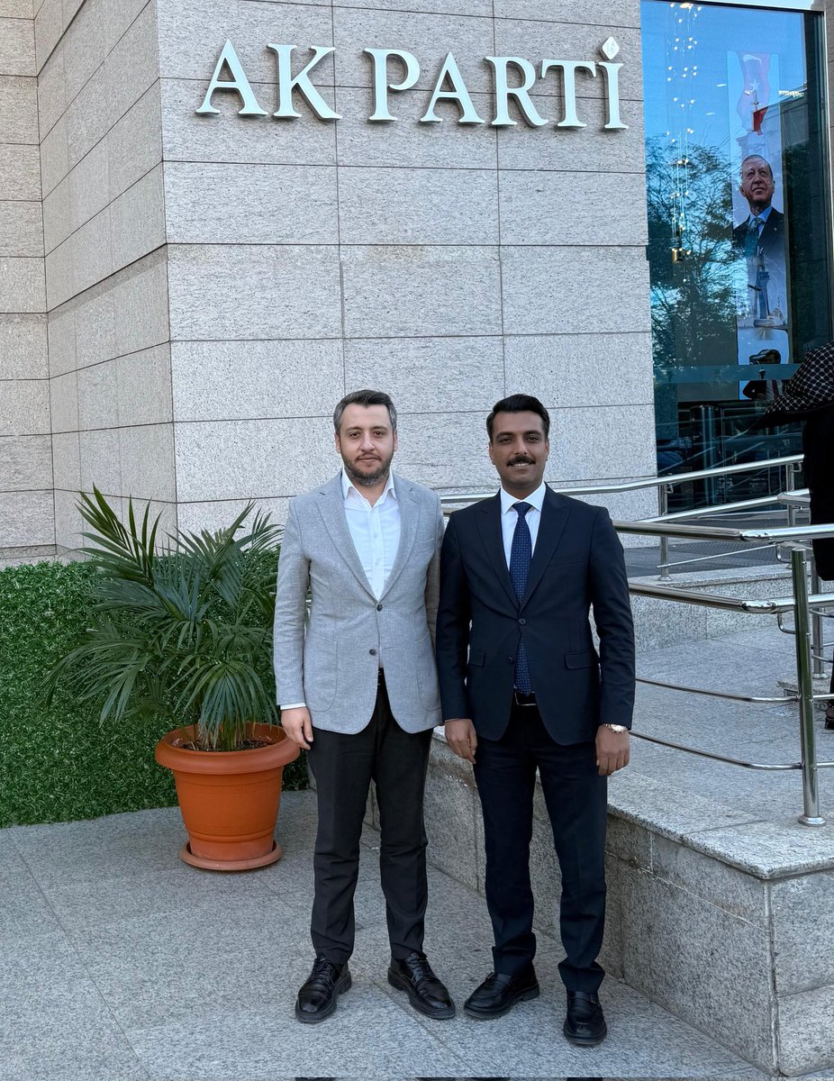 AK Parti Gençlik Kolları MKYK üyesi Şanlıurfalı hemşehrimiz  Sn.  <a href="/FIRATKORAN/">Fırat KÖRAN 🇹🇷</a>'ı AK  Parti Genel merkezinde ziyaret ettik.

Misafirperveliği için teşekkür ederim.