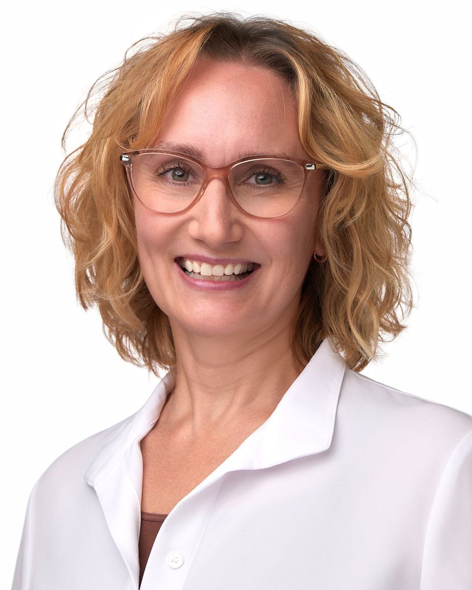 204headshots's tweet image. Built in Winnipeg. Framed in studio. 
•
•
•
#digitalfirstimpression #winnipeglocal #canadianphotographer #businessportrait #imageupdate