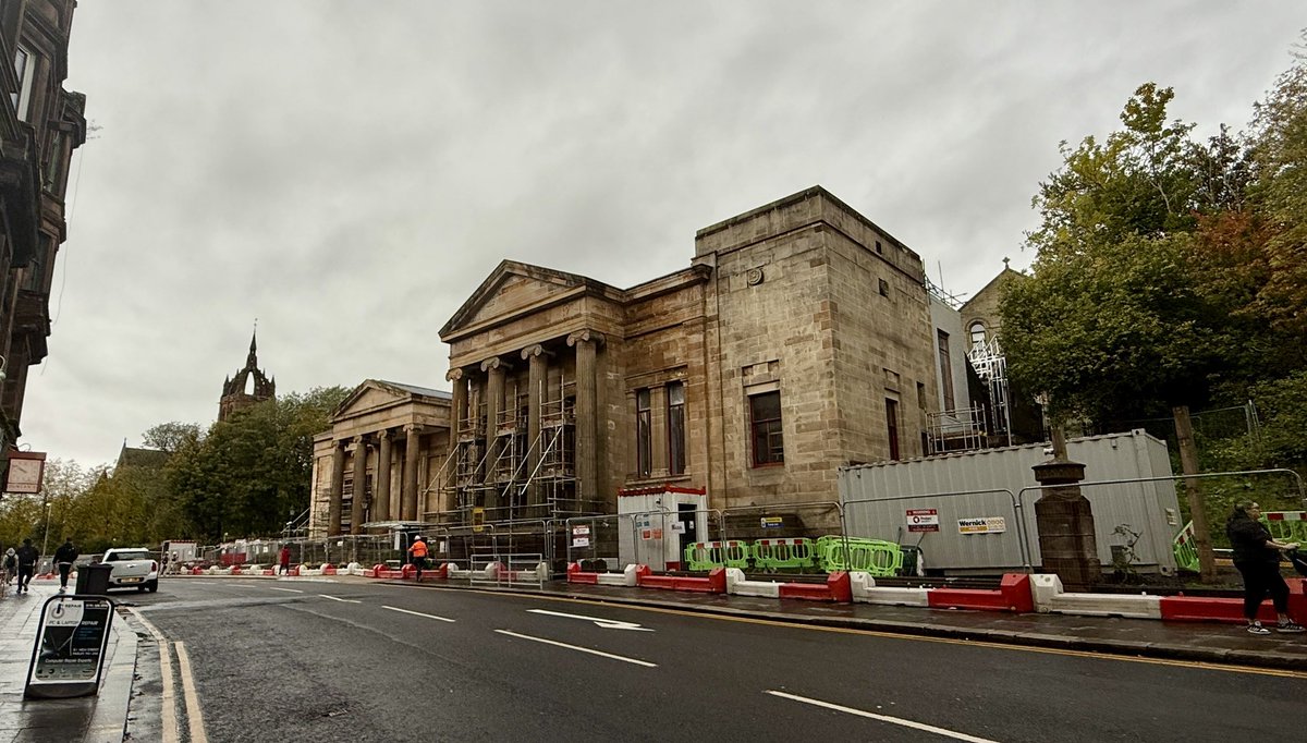 It’s great to see the street &amp; space around the museum in Paisley opening up again, giving people &amp; business room to breathe