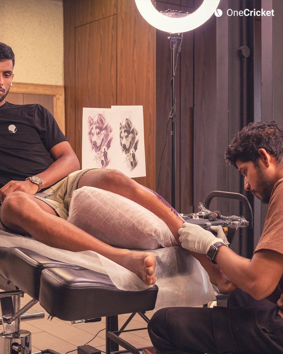 OneCricketApp's tweet image. Tilak Varma’s new arm sleeve tattoo tells his story of passion, faith, and self-belief 🕉️🔥

From Lord Shiva &amp;amp; Ganesha to his pet dog Trigger, every detail has a meaning!

PC: @_siddheshh_gawde

#TilakVarma #TeamIndia #Cricket