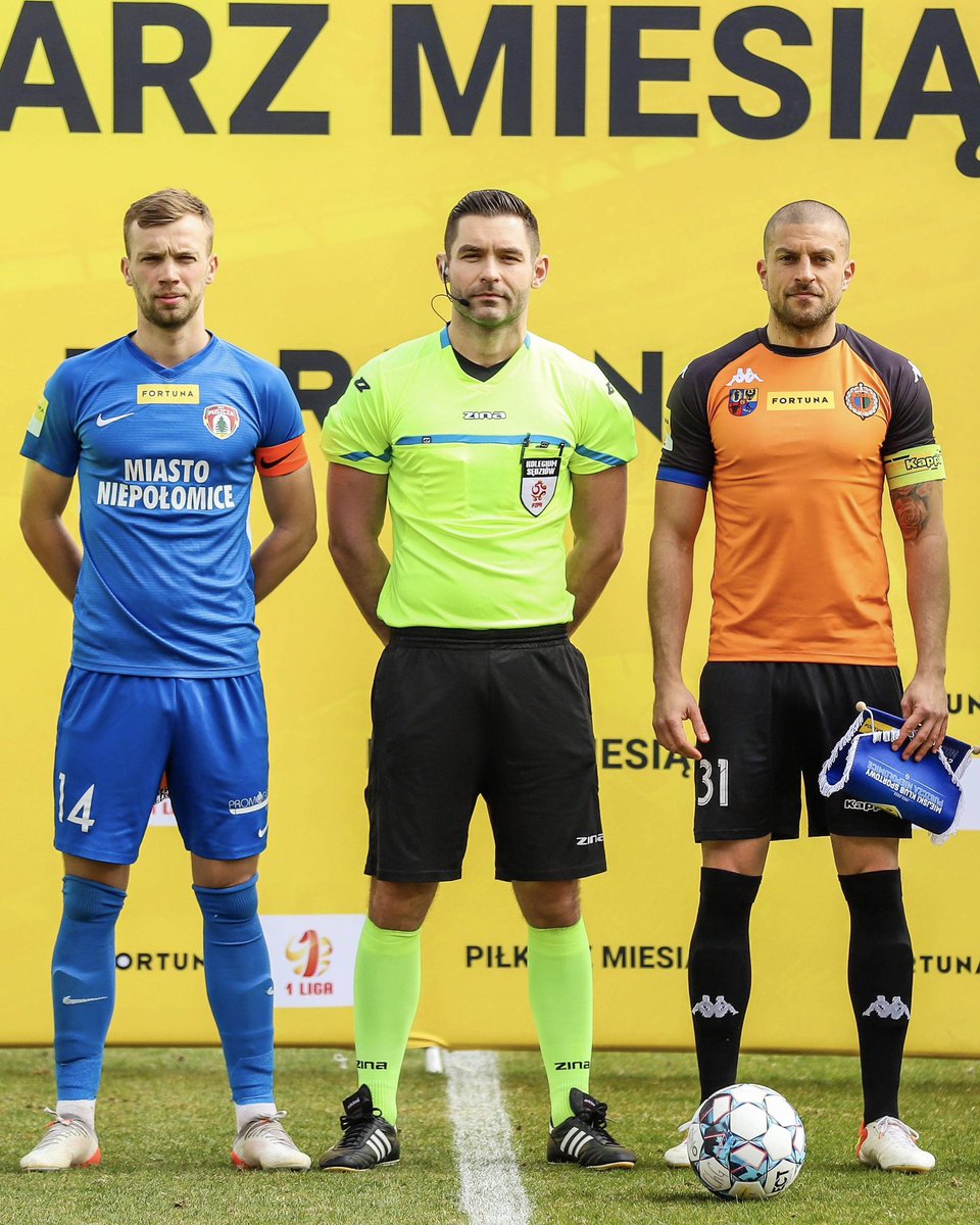 Poznaliśmy obsadę sędziowską 12. kolejki Betclic 1. Ligii. Jako arbiter główny poprowadzi spotkanie sędzia Albert Różycki z Łodzi. 

🔗 tiny.pl/rdfxjk17 

——
ᴢᴅᴊᴇ̨ᴄɪᴇ ᴢ ᴍᴇᴄᴢᴜ ᴡ ꜱᴇᴢᴏɴɪᴇ 𝟤𝟢𝟤𝟣/𝟤𝟢𝟤𝟤 ᴄʜʀᴏʙʀʏ ɢᴌᴏɢᴏ́ᴡ- ᴘᴜꜱᴢᴄᴢᴀ (𝟤:𝟤)