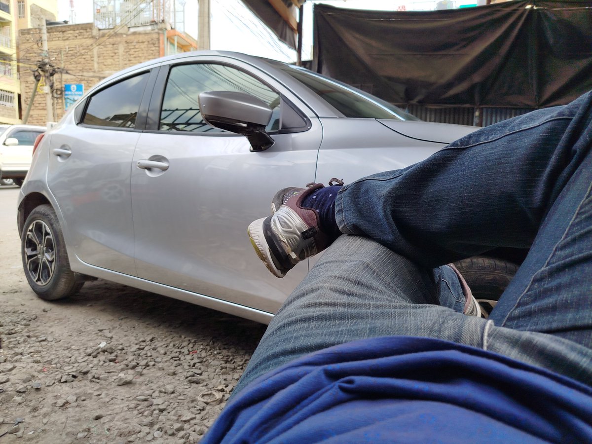 Towards the end of the day. We go back home with dirty jeans and a few coins in the pocket 🙏🏾