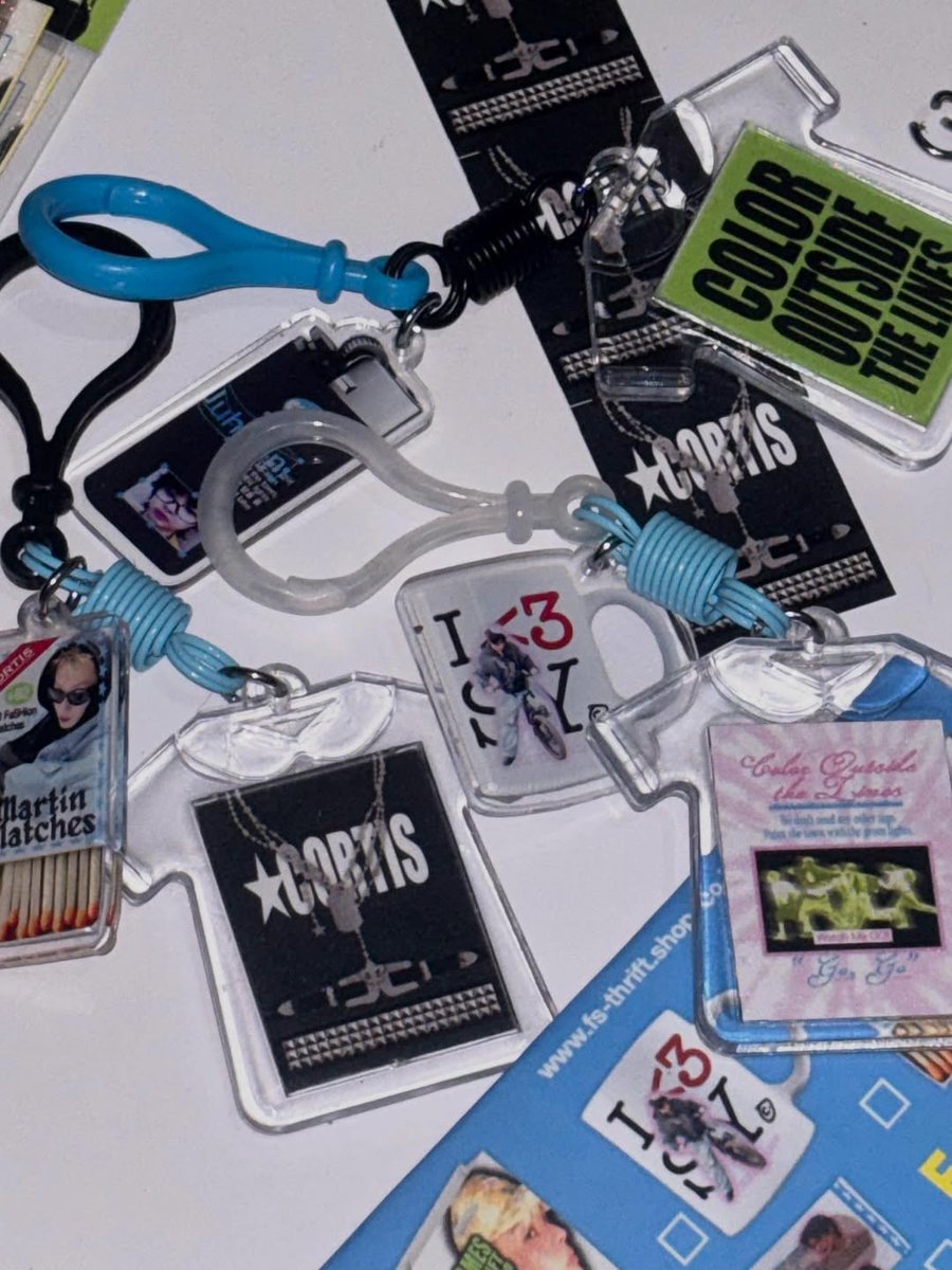 10ventine's tweet image. wts lfb ph go🇵🇭 [#10vtnesells]

✧Cortis FaShion Thrift Shop 

💗keychain: ₱190
💗sticker set (2 pcs): ₱135

- isf tbf
- feta, from 🇮🇩
- doo: 10/14
- dop: 50% dp 10/14 (5pm), rb 10/24
- production: 3-4 weeks

dm to order💌
rcbyt: 10ventine.carrd.co