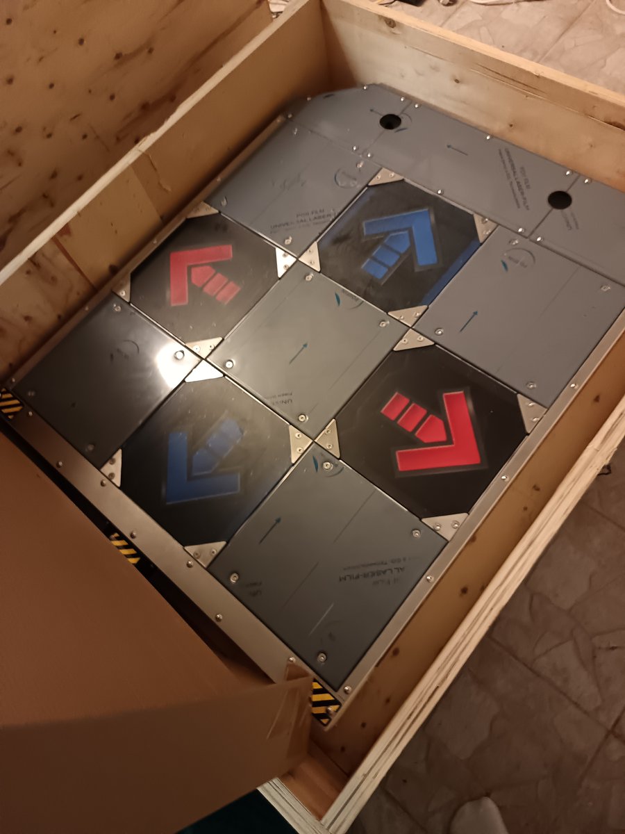B2L_Borntolead's tweet image. 🇫🇷 After 60 days on the ocean, our pad finally arrived safely in France!
Big thanks to Romain for his patience and support 🙏
No extra taxes, no hidden payments 🕺 #DDR #ITG #PIU #B2L