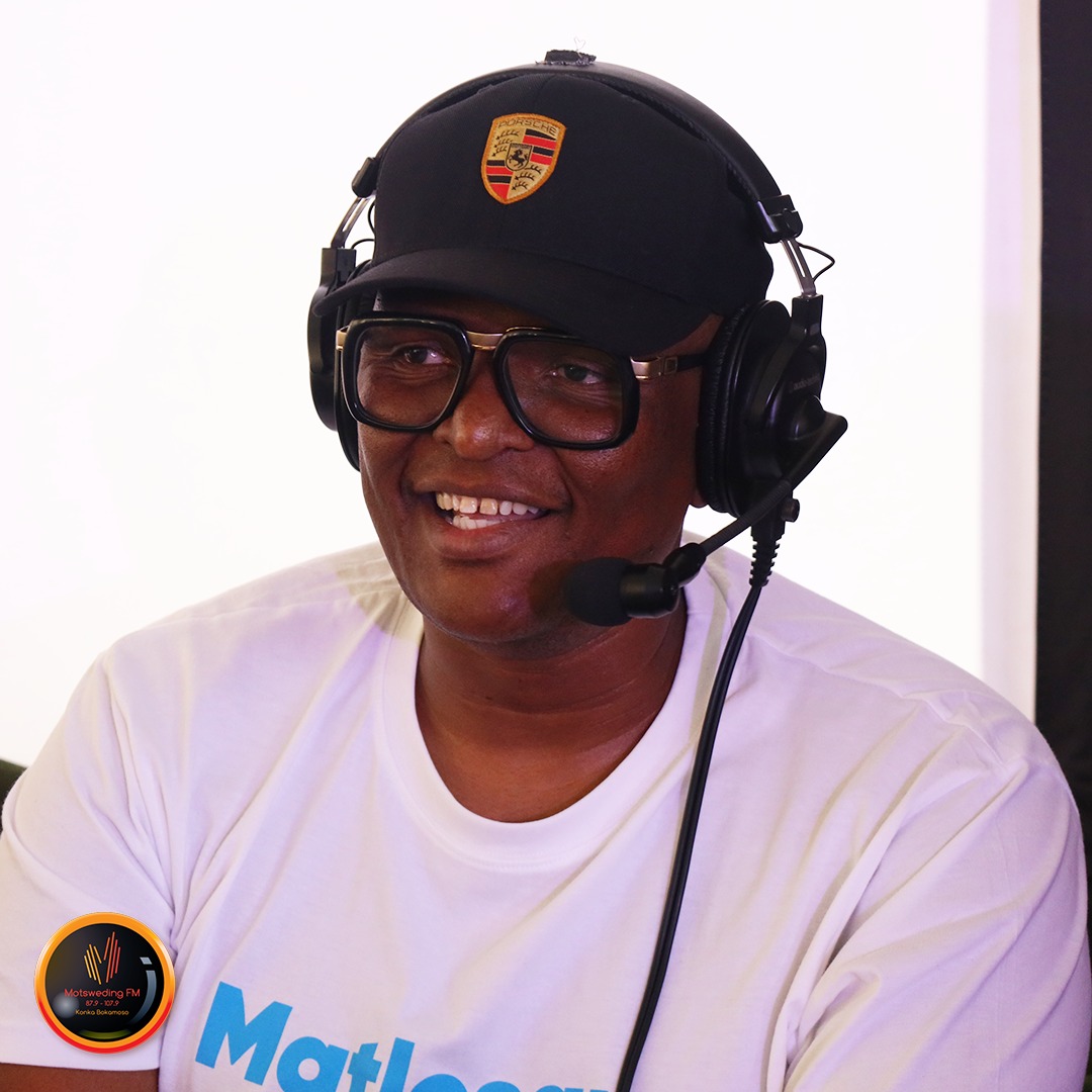 motswedingfm's tweet photo. Morulaganyi wa #HelloFest Rre Molefi Setlalaleng le Majoro Mogolo wa Dr Kenneth Kaunda District Municipality Mme Nikiwe Num, ba re neela dintlha ka botlalo, ka ga moletlo o no.
#MotswedingFM #hellofest2026 https://t.co/oT4ZntaxG6