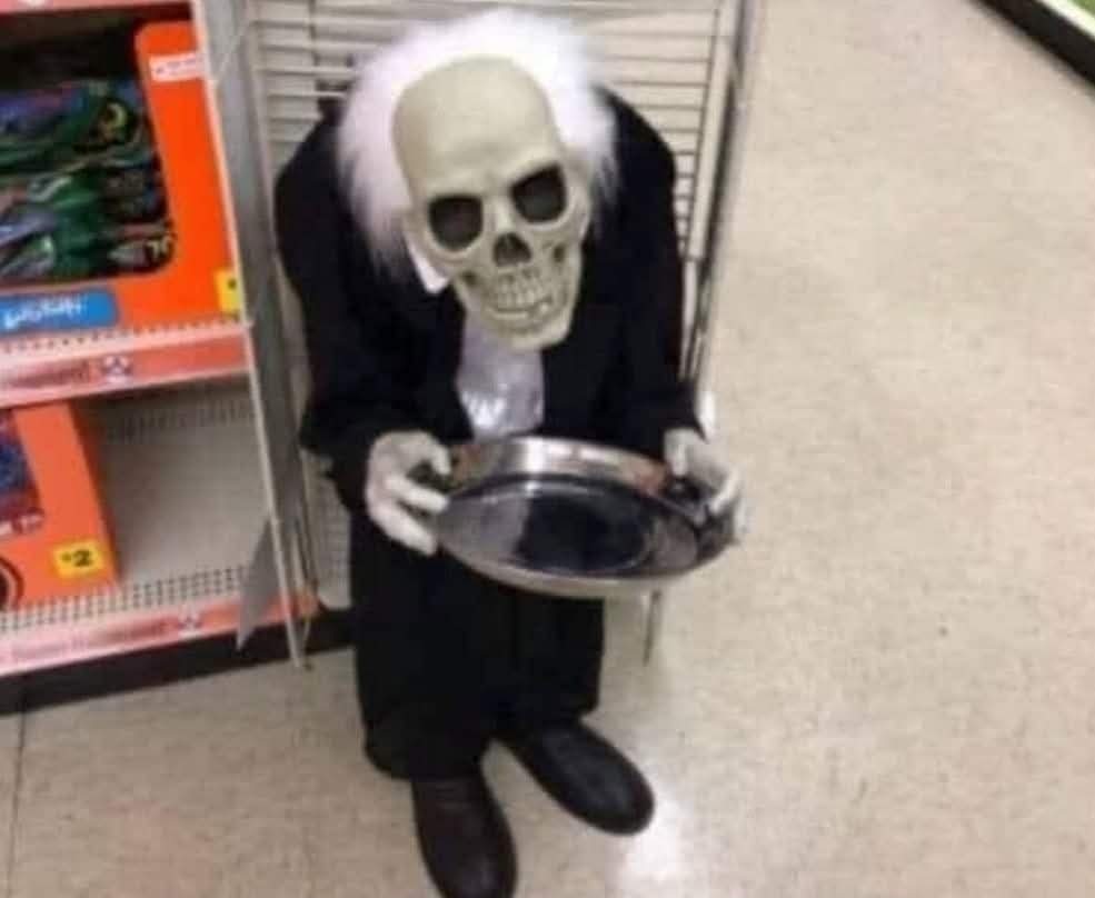 For a few bucks at the Dollar General you can buy a statue of Bernie Sanders holding a collection plate. 👇