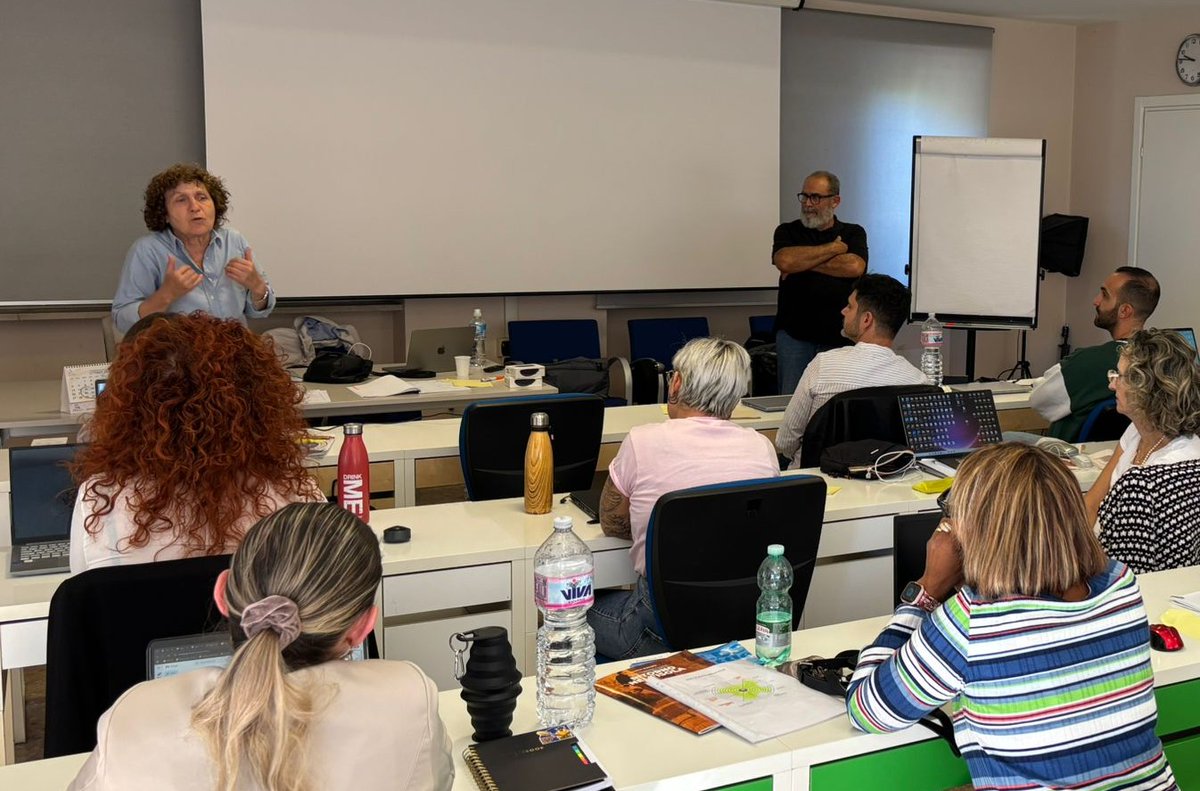 📸 Oggi a Roma il primo incontro in presenza del percorso #FQTS per Tecnico della #comunicazione.

Introduzione di Patrizia Bertoni e Mauro Giannelli e confronto sugli apprendimenti del corso online: una tappa fondamentale per rafforzare competenze e visioni nel #Terzosettore.