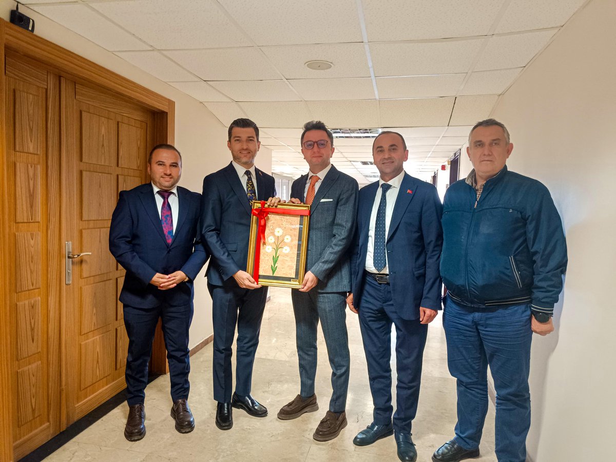 Sayıştay Başdenetçisi, hemşehrimiz Sayın Uğur Üstün’ü Karayaka Belediye Başkanımız Sayın Aykut Sefa Başar, Tanoba Belediye Başkanımız Sayın Vural Özdemir ve önceki dönem İl Genel Meclisi Üyemiz Sayın Ünal Umay ile birlikte Ankara'da ziyaret ettik.

Kıymetli hemşehrimize,