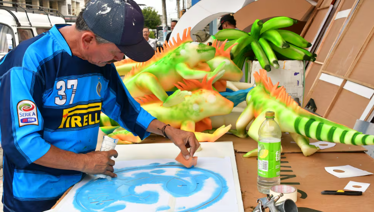 Expedientes_ec's tweet image. 🇪🇨 | El Malecón 2000 cobra vida en el Desfile de Carros Alegóricos 🎉🚗✨ Siete carrozas, comparsas y bandas recorrerán la Av. 9 de Octubre en Guayaquil este sábado desde las 15:30.  expedientes.ec/el-malecon-200…

#Guayaquil #FiestasOctubrinas #Desfile