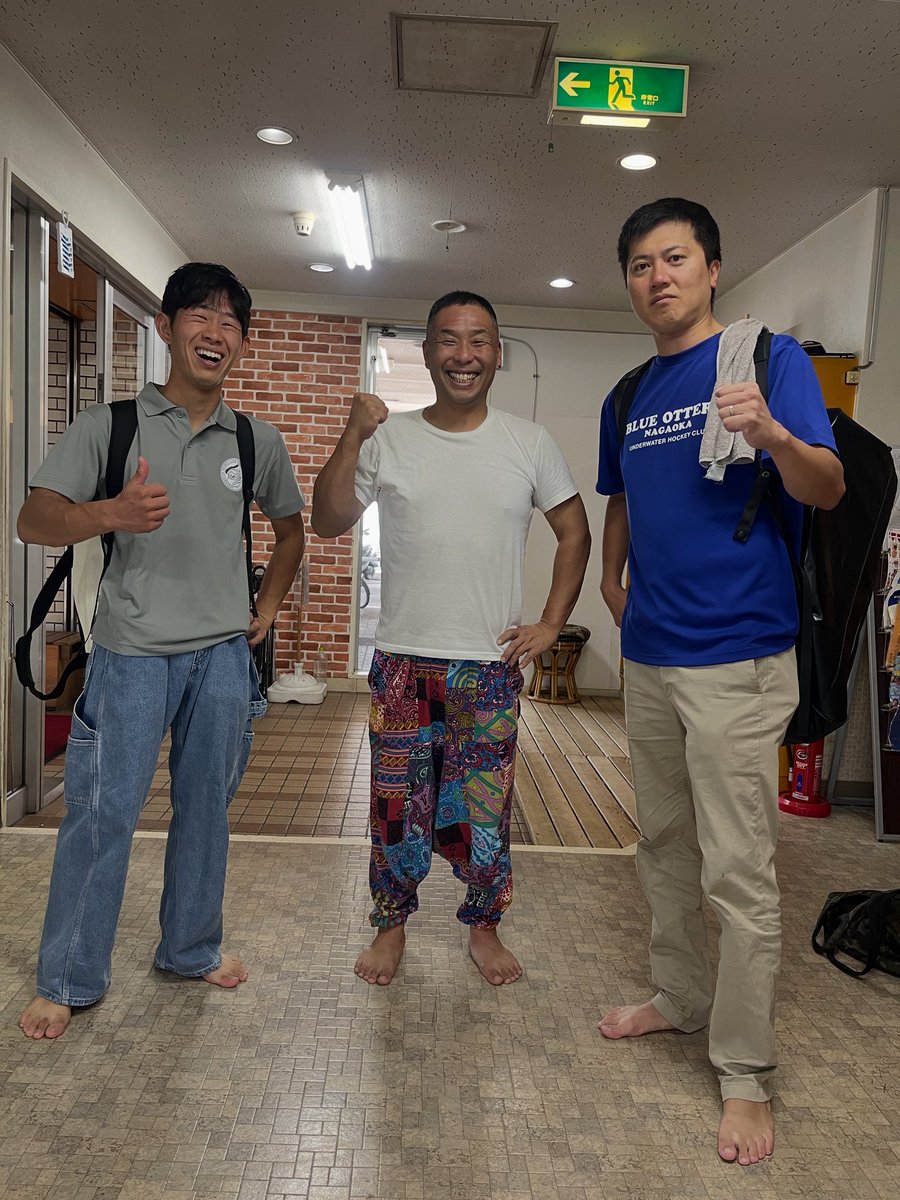2025.9.24

今日は3人での練習です。

練習は全力で！とよく言っていますが、そもそも全力を出せるコンディションで来ること大前提だと感じた回です。
怪我をしたまま参加しても、中途半端にこなすだけになってしまっては自分のためになりません。
身体のケアも大切だと改めて思いました。