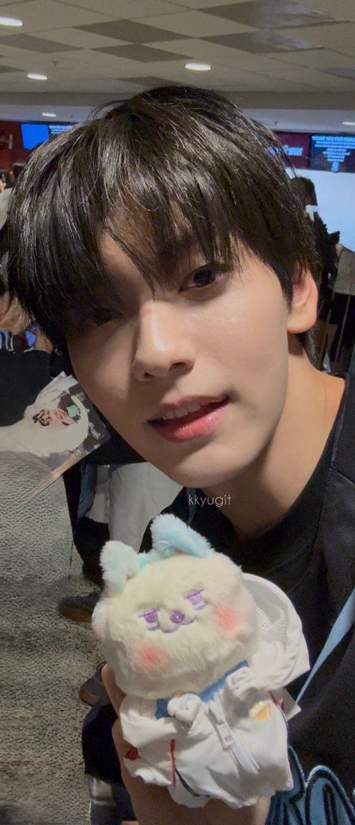 251001 뉴저지 send off
커욤

#수빈 #SOOBIN 
#투모로우바이투게더 #TXT  
#TXT_TOUR_ACTTOMORROW
#TXT_IN_NEWARK