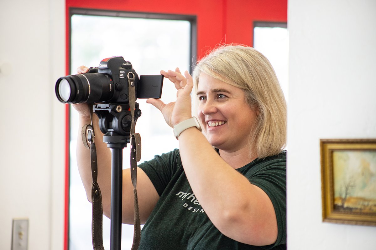 myheartcreative's tweet image. Meet Amy, our Creative Director! 👋🎨

As a creator at heart and an experienced graphic designer, Amy collaborates with our clients for their design, branding, and photography needs!

Meet our team ✨ myheartcreative.com/creative-web-d…

#MeetTheTeam #DesignStudio #myheartcreative