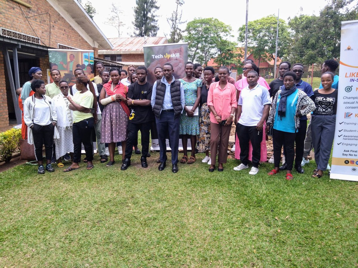 informed_gens's tweet image. Today, We have raised awareness on #Gender, #Consent and #GenderBasedViolence at @RwamaganaDistr YEGO Center for students taking training on digital skills and employment. 

#InformedGens 
#AskFirst #SayNoToHarassment 
#RespectBoundaries #EndGB

@harerimana_tito @alice_kanyana