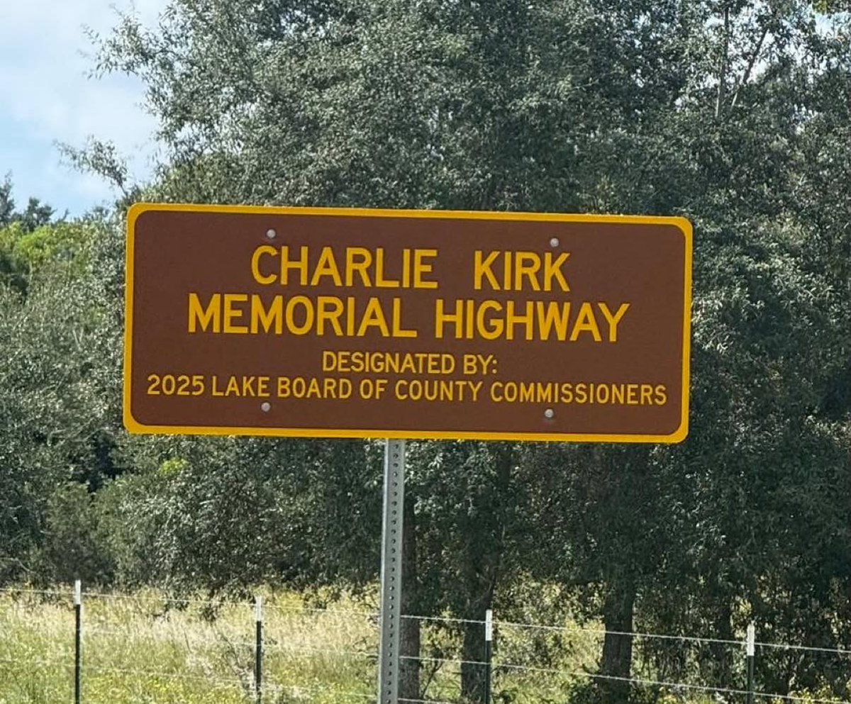 Charlie Kirk Memorial Highway.
Lake County, Florida just became the FIRST in the nation to honor Charlie Kirk’s legacy by naming a highway after him.