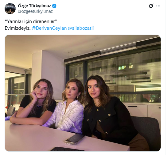 Zekeriya_Say's tweet image. Soldaki; Özge Türkyılmaz...
İstanbul Büyükşehir Belediyesi&apos;nde çalışıyor.
*
Ortadaki; Şani Berivan Ceylan...
CHP&apos;li Bakırköy Belediyesi Yazı İşleri Müdürlüğü&apos;nde görevli...
*
Sağdaki ise Sıla Bozatlı...
O da İBB iştiraki Kültür A.Ş.&apos;de..
*
Onlar direnmesin de kim dirensin...
*…