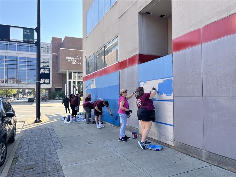 Just a few weekends ago, Downtown Residents Council was proud to partner with 3CDC and Covenant-First Presbyterian Church for beautification efforts around Plum St and Garfield Park!