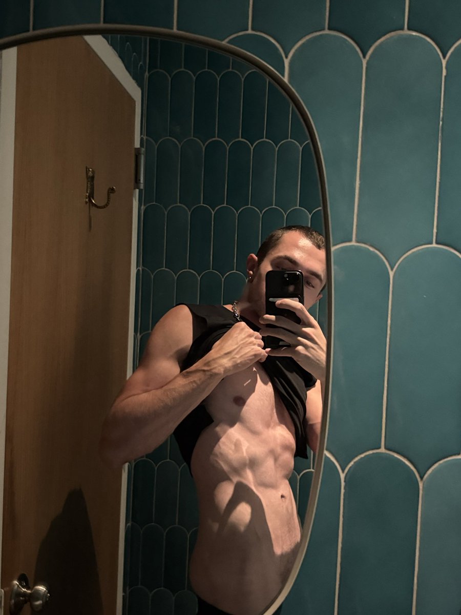 same gosha ⛧ new account (@goshacmd2) on Twitter photo 