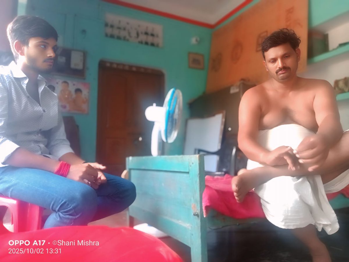 Shanimishra8182's tweet image. जनपद बलिया के 
#बजड़हा_निवासी श्री हरेराम यादव जी के दोनों सुपुत्री के बिजली करंट लगने से मृत्यु होने के सूचना पाकर परिजनों से मिलकर शोकं संवेदना व्यक्त किया ।।

#fbpost #tranding #flowers