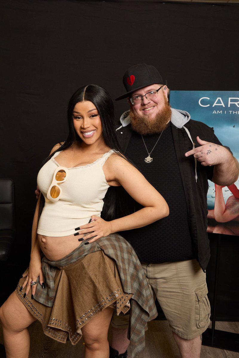 jaceemusik's tweet photo. I am the Drama, Congratulations on all your success @iamcardib , let them jealous souls hate, you put in the work and deserve it! #cardib #amithedrama #meetandgreet #blessed #anywherebuthere #jacee #heartles #psykomusik #webon https://t.co/tQjITsnpVx