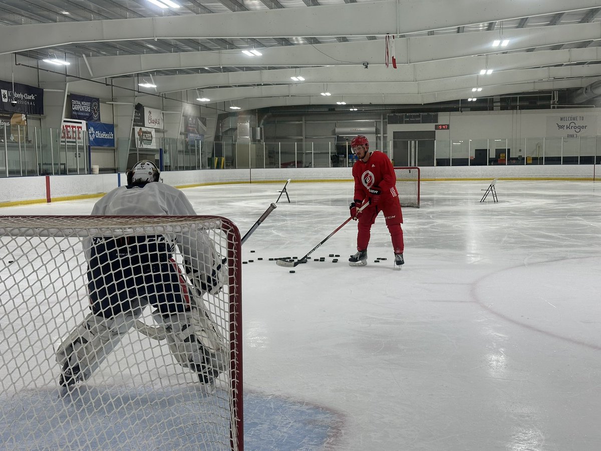 Former #CBJ Jack Roslovic, who had 22 goals for #RaiseUp last season, remains the NHL’s top unsigned free agent. He’s skating every other day at a suburban rink in Columbus, his hometown.
He politely declined an interview request from The Athletic this morning.