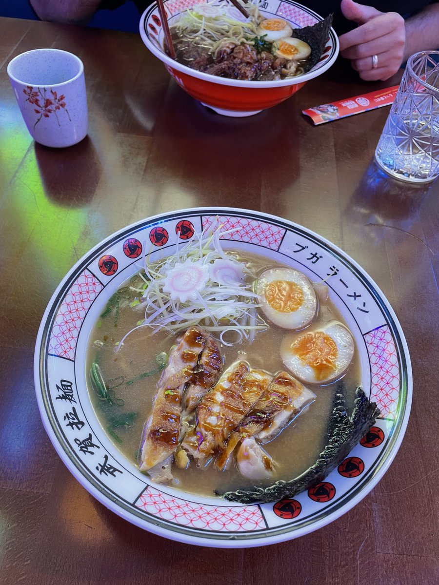 thiagobrez's tweet image. Some ramen with @Danny_H_W as we organize the @reactnativeOPO meetup