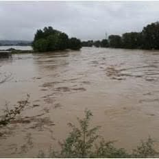 PCProvAL's tweet photo. 13 Ottobre 2014. Ricordiamo l'#alluvione di #Gavi, che colpì anche #Novese e #Tortonese. In appena 6 ore, a causa di un #temporale rigenerante stazionario, caddero quasi 400 mm di pioggia su un territorio abituato a riceverne 800mm in un anno. https://t.co/xiJmTFmVhD