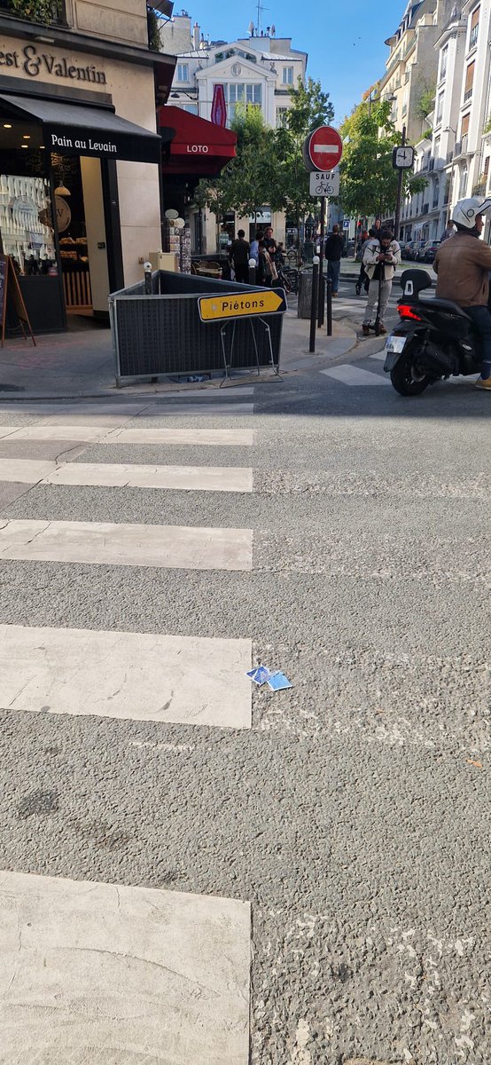 Les travaux de mise en place d’une caméra de vidéo protection à l’angle des rues Vavin &amp; Notre Dame des Champs ont débuté. La sécurité est plus que jamais une priorité! #Paris6