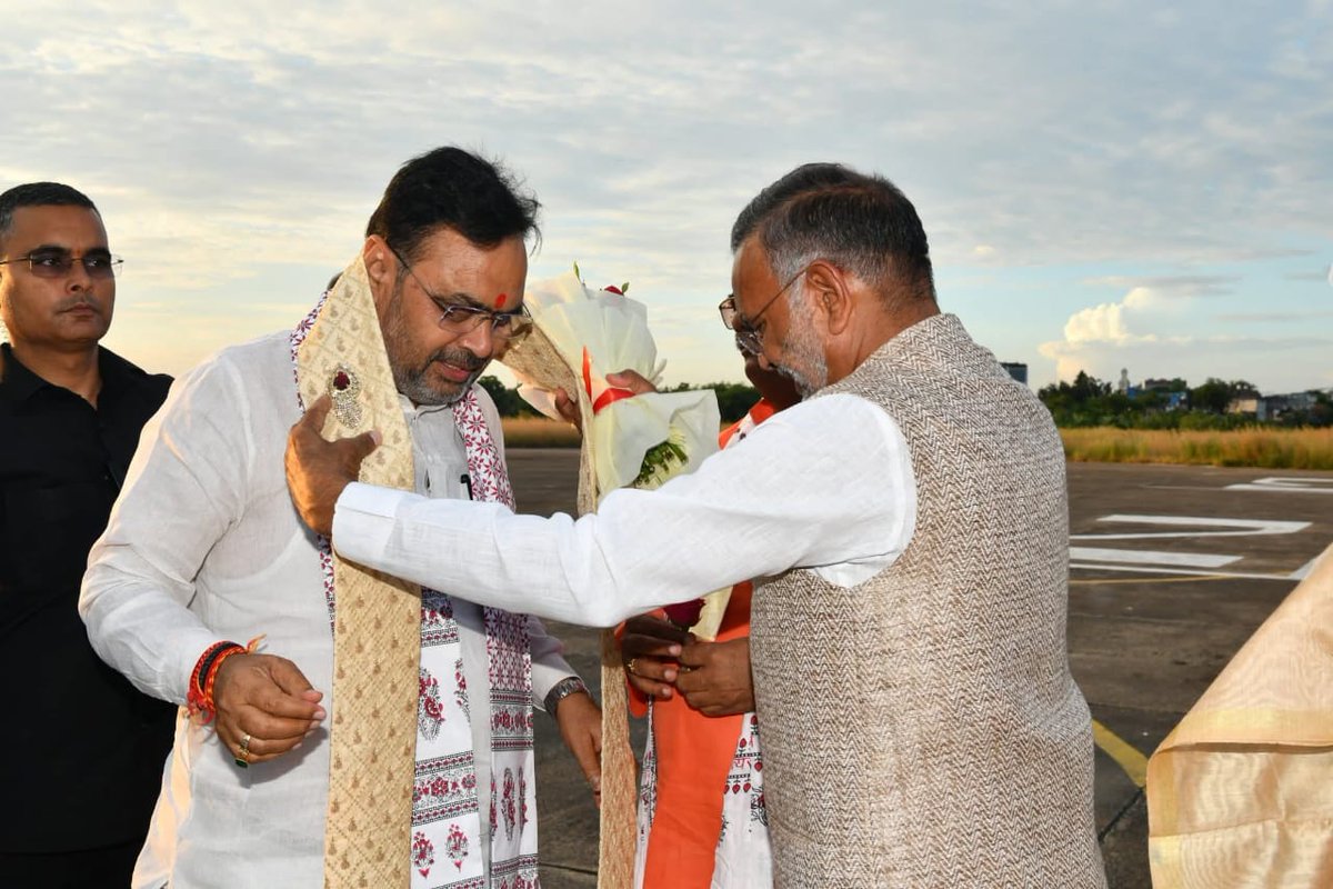 hlnagar's tweet image. शिक्षा नगरी कोटा की पावन धरा पर माननीय मुख्यमंत्री श्री @BhajanlalBjp जी के पधारने पर एयरपोर्ट पर उनका स्वागत एवं अभिनंदन किया।

#Kota #dusshera #Bhajanlalsharma #Heeralalnagar