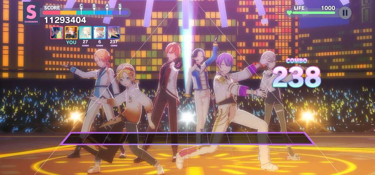 シュウさんお部屋お邪魔しました！いろんなお着替え見られてとっても楽しかったです🥰🎶ありがとうございました🙌✨