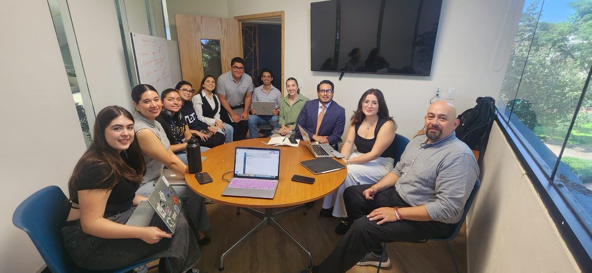 Ayer realizamos una alianza estratégica entre Aréchiga Guillén Abogados y BUFETEC <a href="/TECcampusGDL/">TEC Campus Guadalajara</a> para que esta firma legal apoye Probono algunos casos recibidos en BUFETEC. Con ello, las y los estudian de BUFETEC también participarán en temas de litigio sobre seguridad social.
