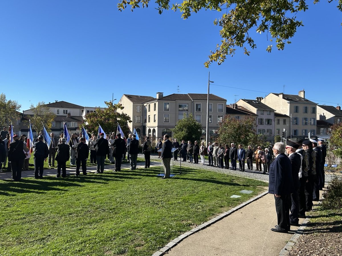 IsabelleBrique2's tweet image. 🇫🇷 Il y a 82 ans, 50 Résistants, parmi lesquels les limousins François Perrin, Armand Dutreix, Maurice Schmitt, Georges Leblanc, André Boissière, Martial Brigouleix, étaient fusillés au #MontValérien.
Nous honorions leur mémoire ce matin à #Limoges. 
#HauteVienne #DevoirDeMémoire