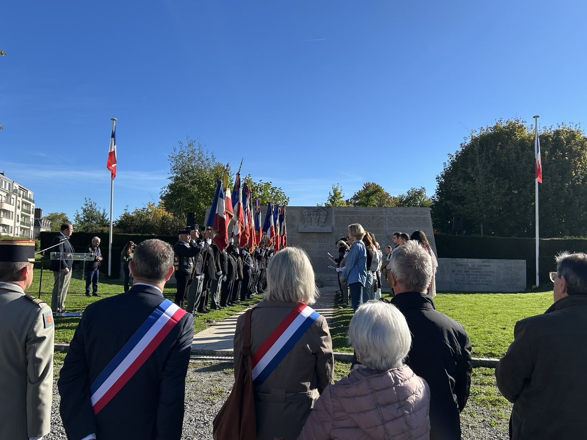 IsabelleBrique2's tweet image. 🇫🇷 Il y a 82 ans, 50 Résistants, parmi lesquels les limousins François Perrin, Armand Dutreix, Maurice Schmitt, Georges Leblanc, André Boissière, Martial Brigouleix, étaient fusillés au #MontValérien.
Nous honorions leur mémoire ce matin à #Limoges. 
#HauteVienne #DevoirDeMémoire